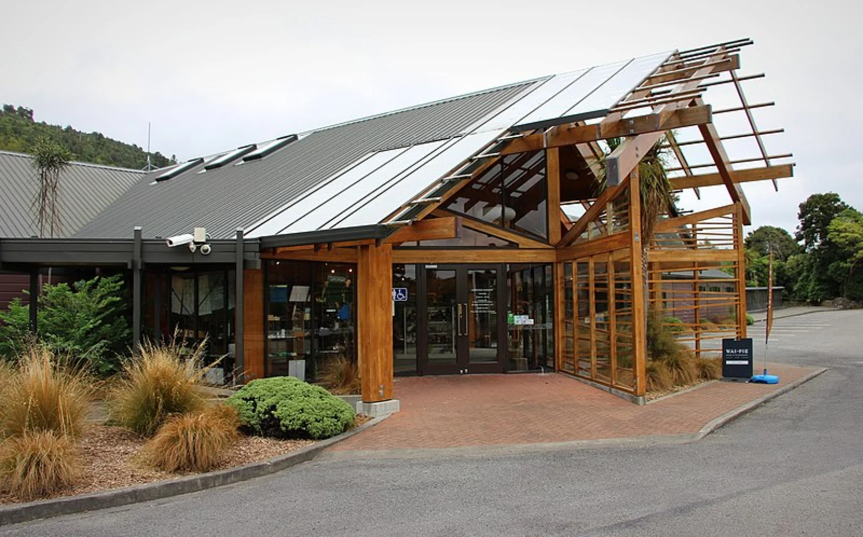 An image depicting the trail Pukaka Loop and its surrounding area.