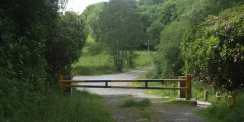 An image depicting the trail Deerpark - Court Tomb Trail and its surrounding area.