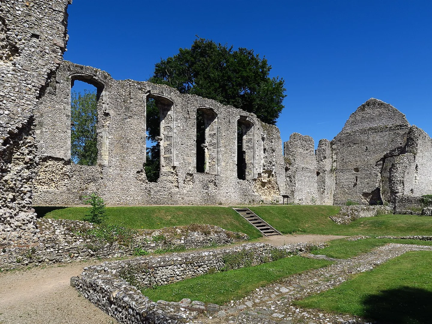 An image depicting the trail Bishop's Waltham and Upper Swanmore Loop and its surrounding area.