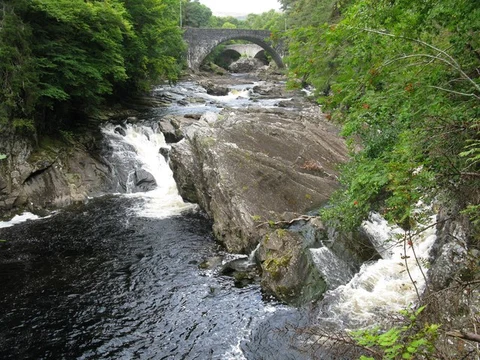 An image depicting the trail Fort Augustus to Alltsigh Walk and its surrounding area.