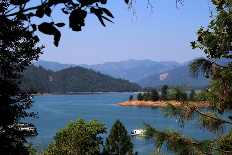 An image depicting the trail Packers Fish Loop Trail and its surrounding area.