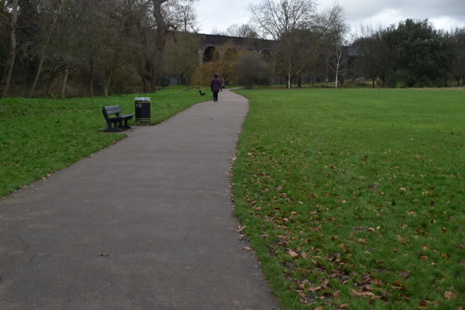 An image depicting the trail Pymmes Brook Trail and its surrounding area.