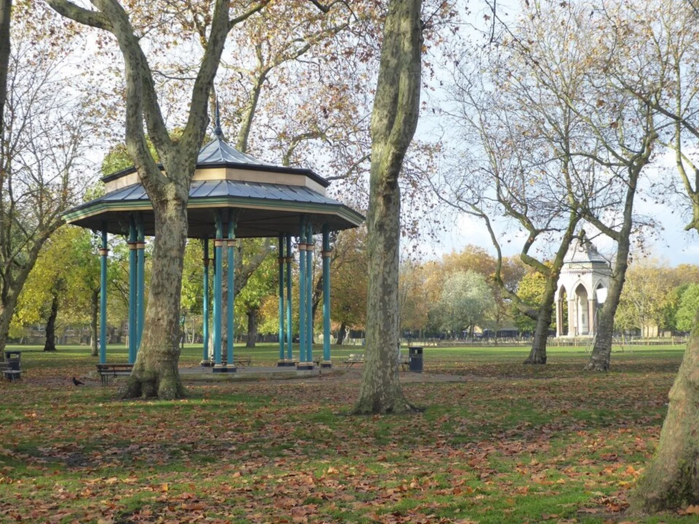 An image depicting the trail Victoria Park and its surrounding area.