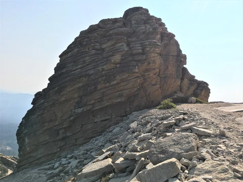 An image depicting the trail Shuteye Peak and Lookout Trail and its surrounding area.