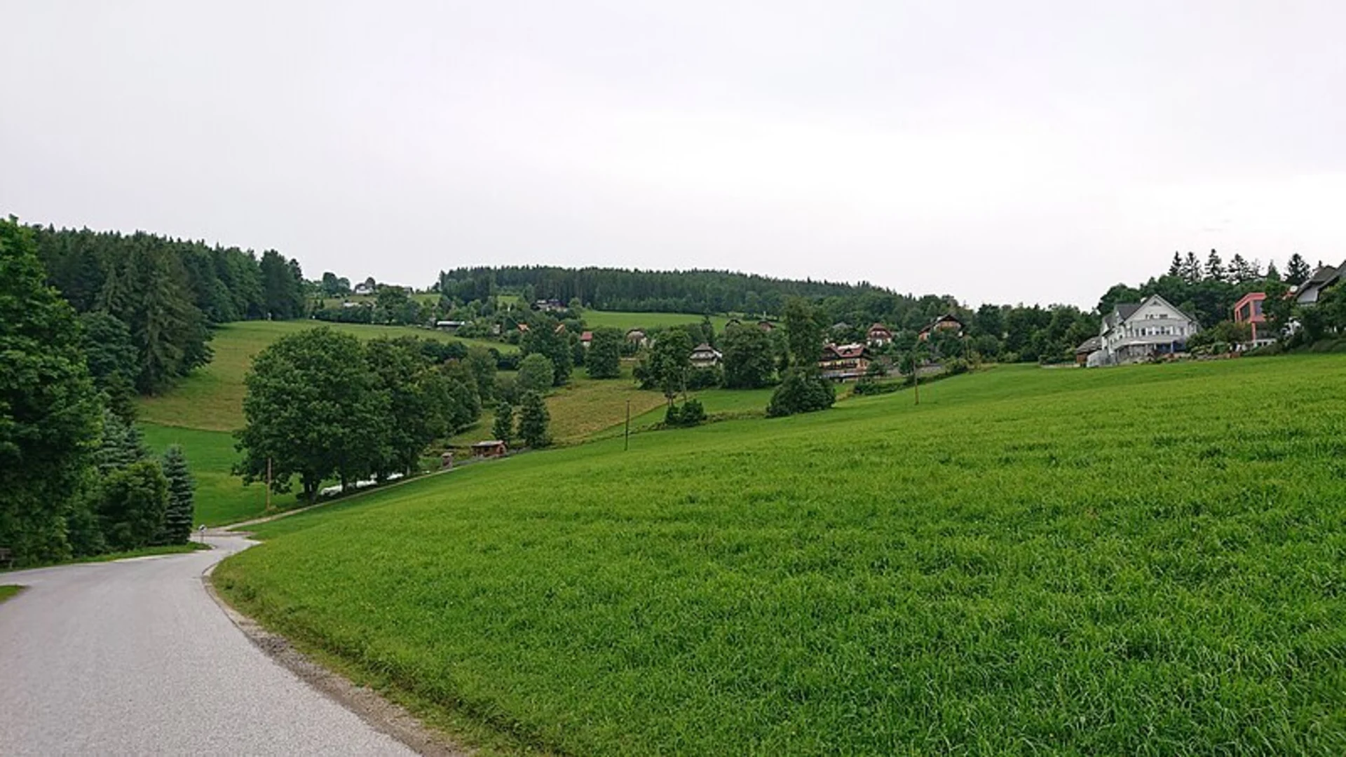 An image depicting the trail Fischbach to Teufelstein and its surrounding area.