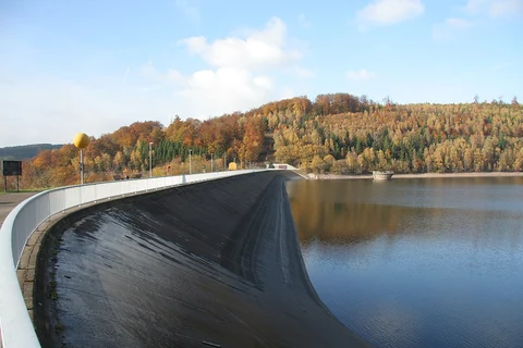 Staatsforst, Kloppbruchweiher and Kelt Ringwall Hunnenring Loop