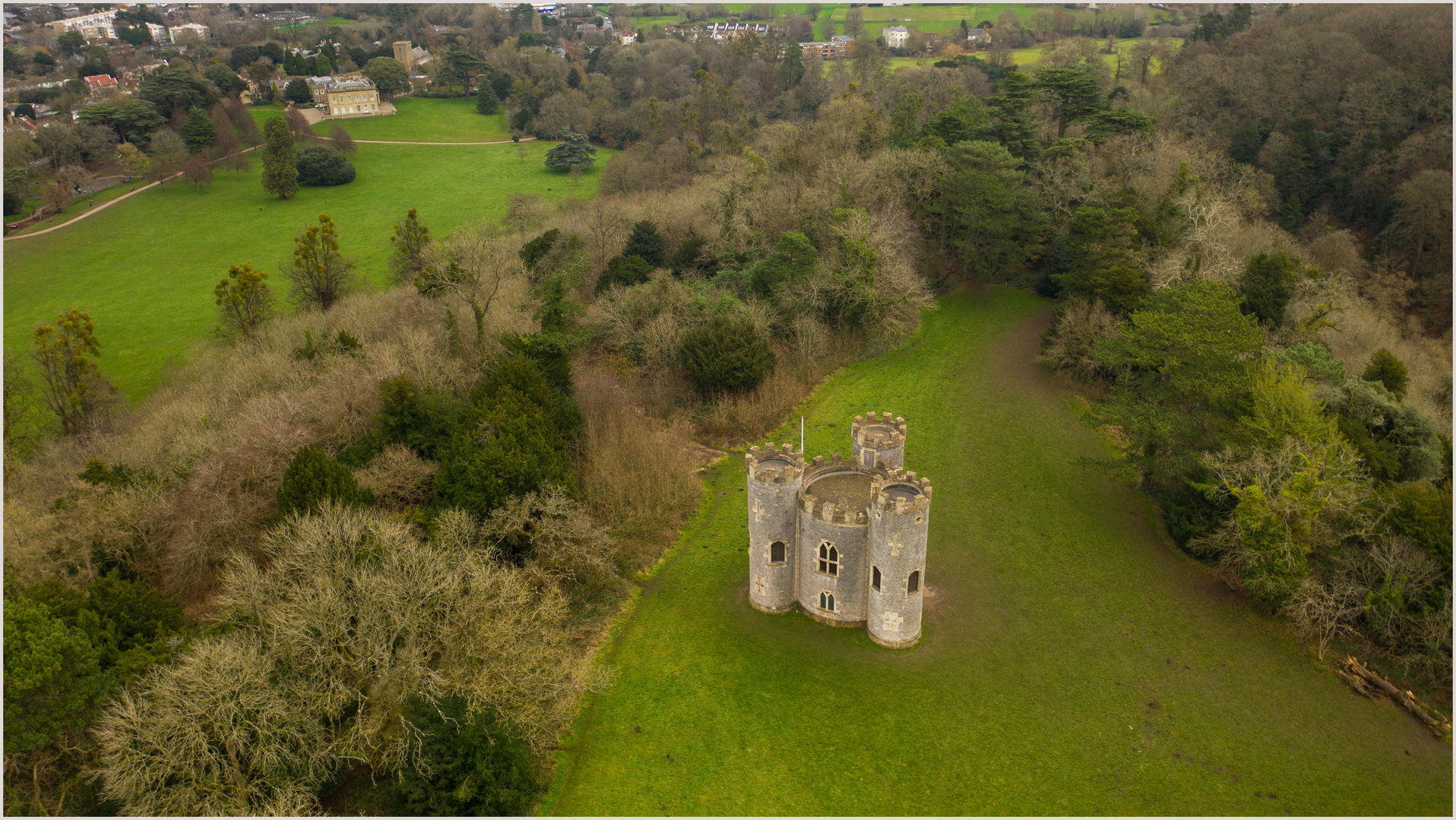 An image depicting the trail Bristol Triangular City Walk and its surrounding area.