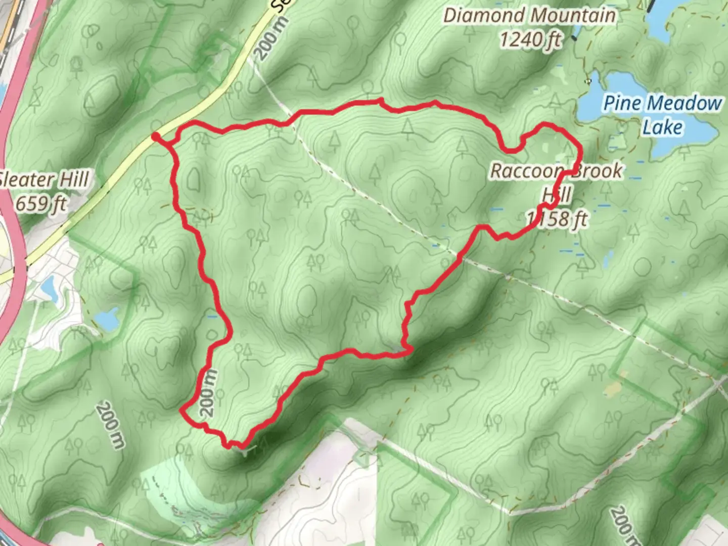 An image depicting the trail Raccoon Brook Hill Loop and its surrounding area.
