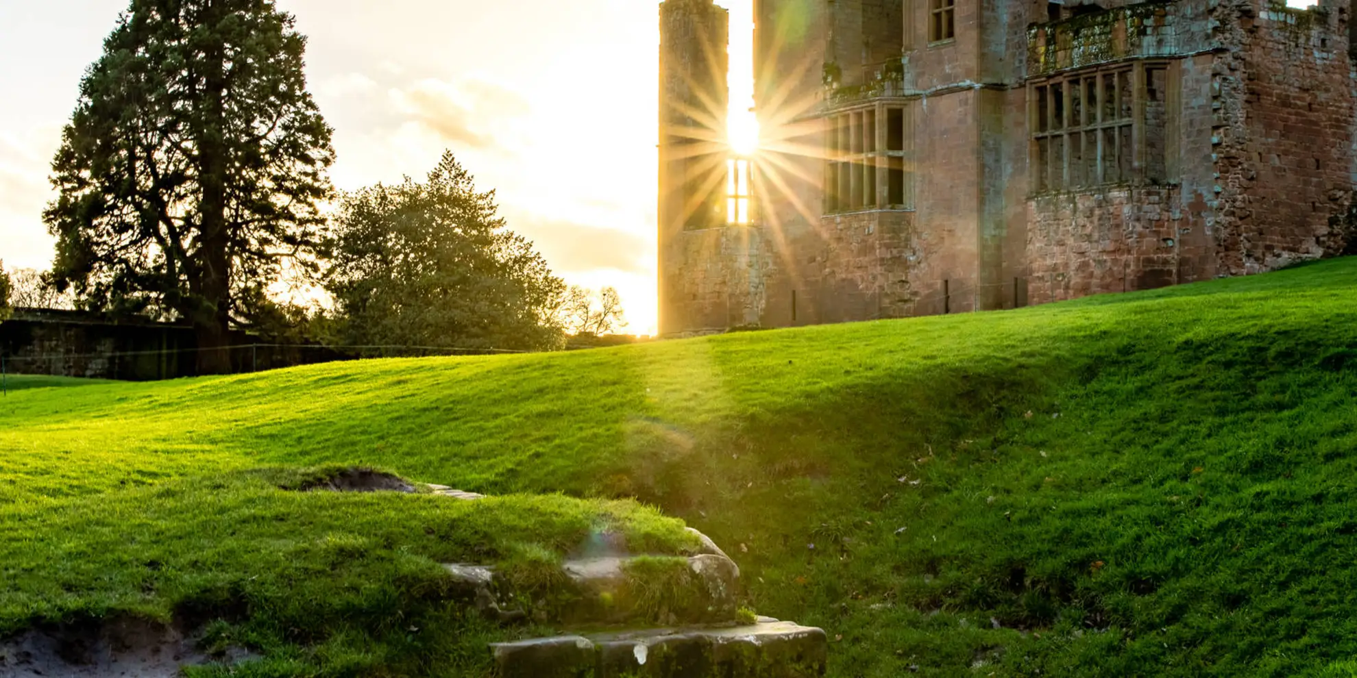 An image depicting the trail The Pleasance and Meer End from Kenilworth and its surrounding area.