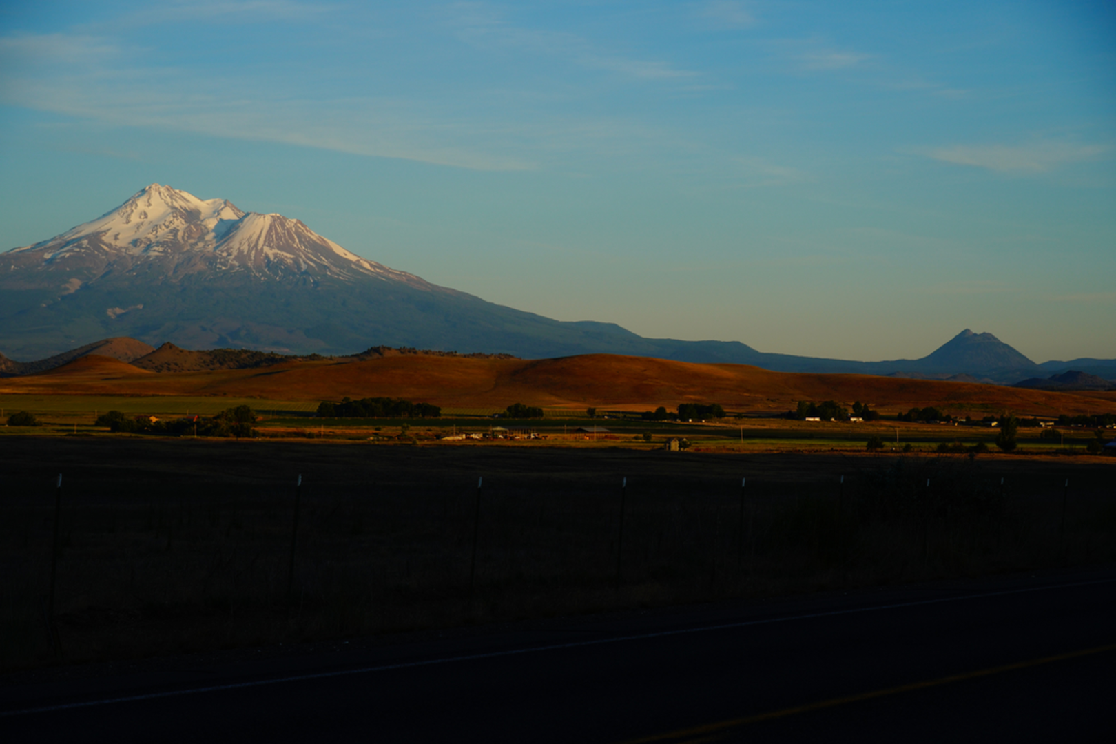 An image depicting the trail Mount Eddy via Deadfall Lakes Trail and its surrounding area.