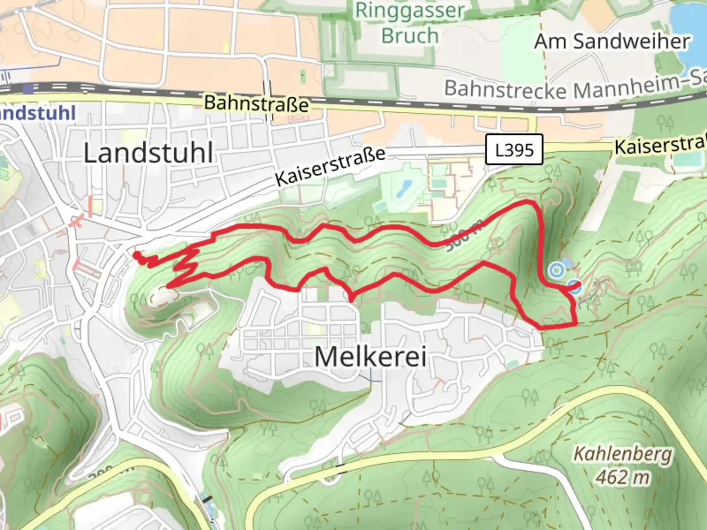 An image depicting the trail Herrengärtchen via Saar-Pfalz Weg and its surrounding area.