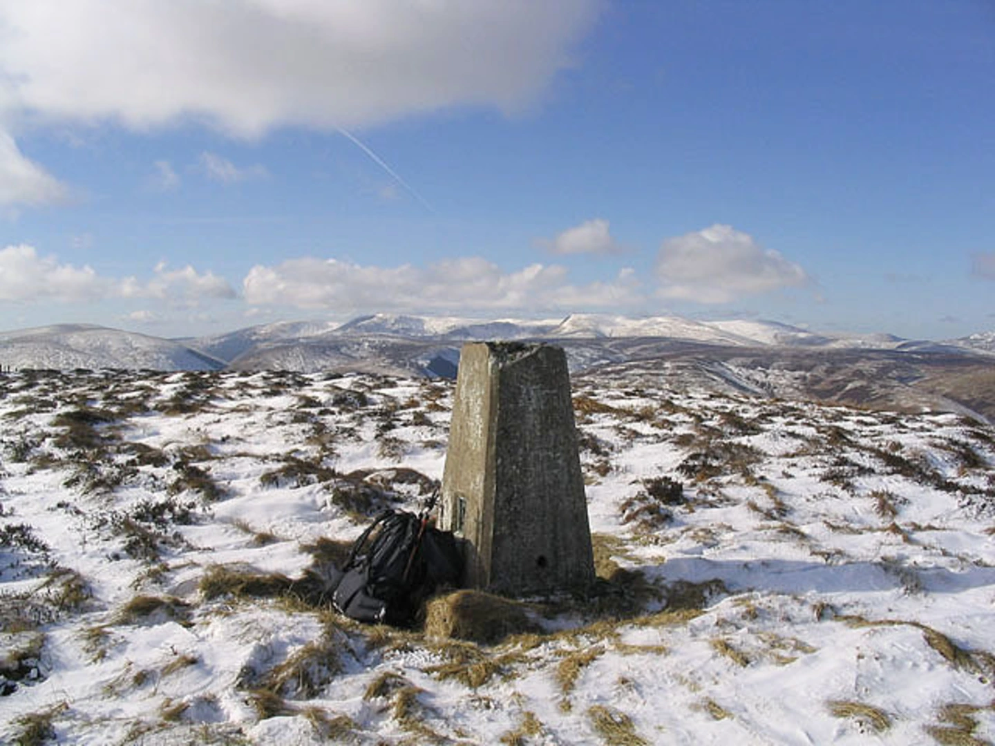 An image depicting the trail St Mary's Loch and The Wiss Loop via Loch of the Lowers and its surrounding area.