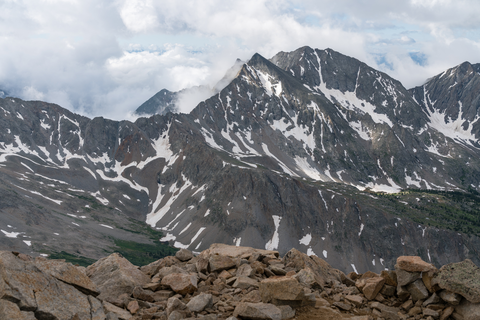 An image depicting the trail Huron Peak Trail and its surrounding area.