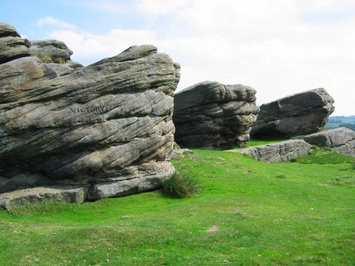An image depicting the trail Birchen Edge and Gardom's Edge Loop from Robin Hood and its surrounding area.