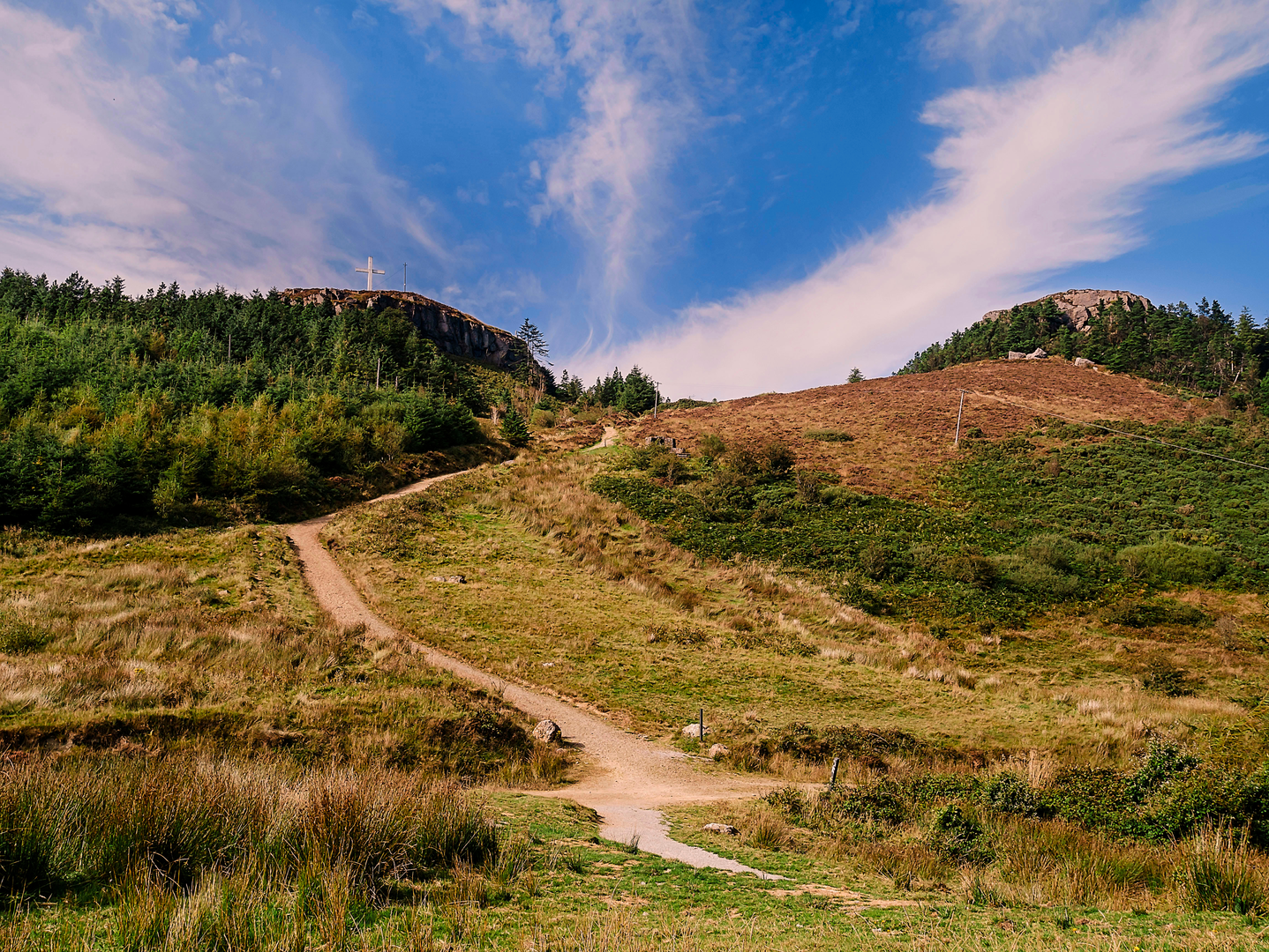 An image depicting the trail Devils Bit Loop and its surrounding area.
