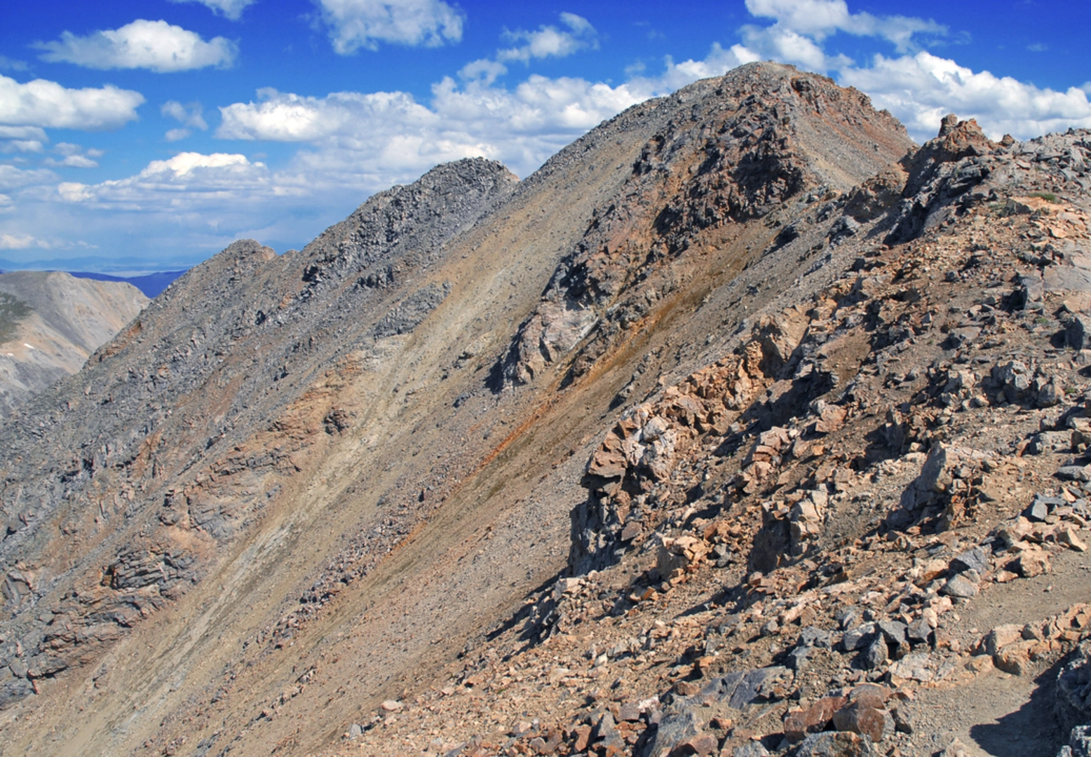 An image depicting the trail Missouri Mountain via West Ridge and its surrounding area.