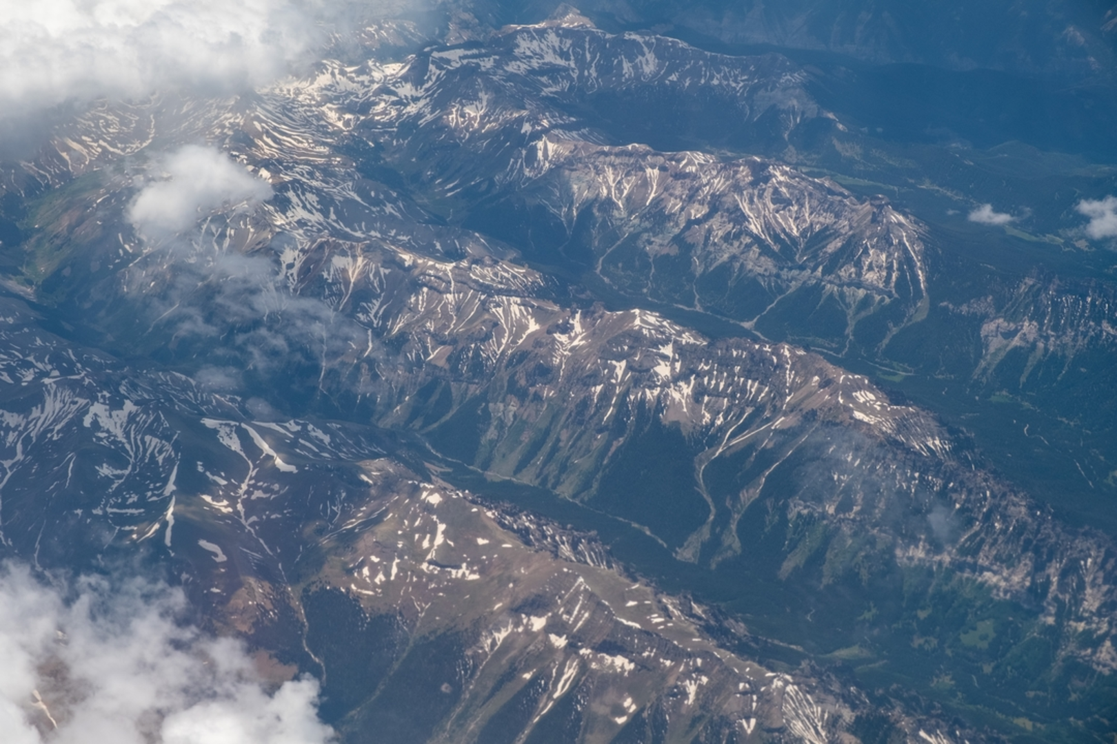 An image depicting the trail Los Pinos Trail and its surrounding area.