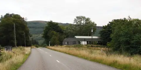 An image depicting the trail Arts Cross from Ballinagee - Oakwood and its surrounding area.