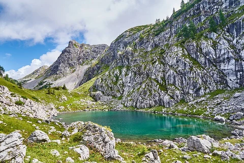 An image depicting the trail Schneibsteinhaus to Gotzenalm Walk via Schneibstein and its surrounding area.
