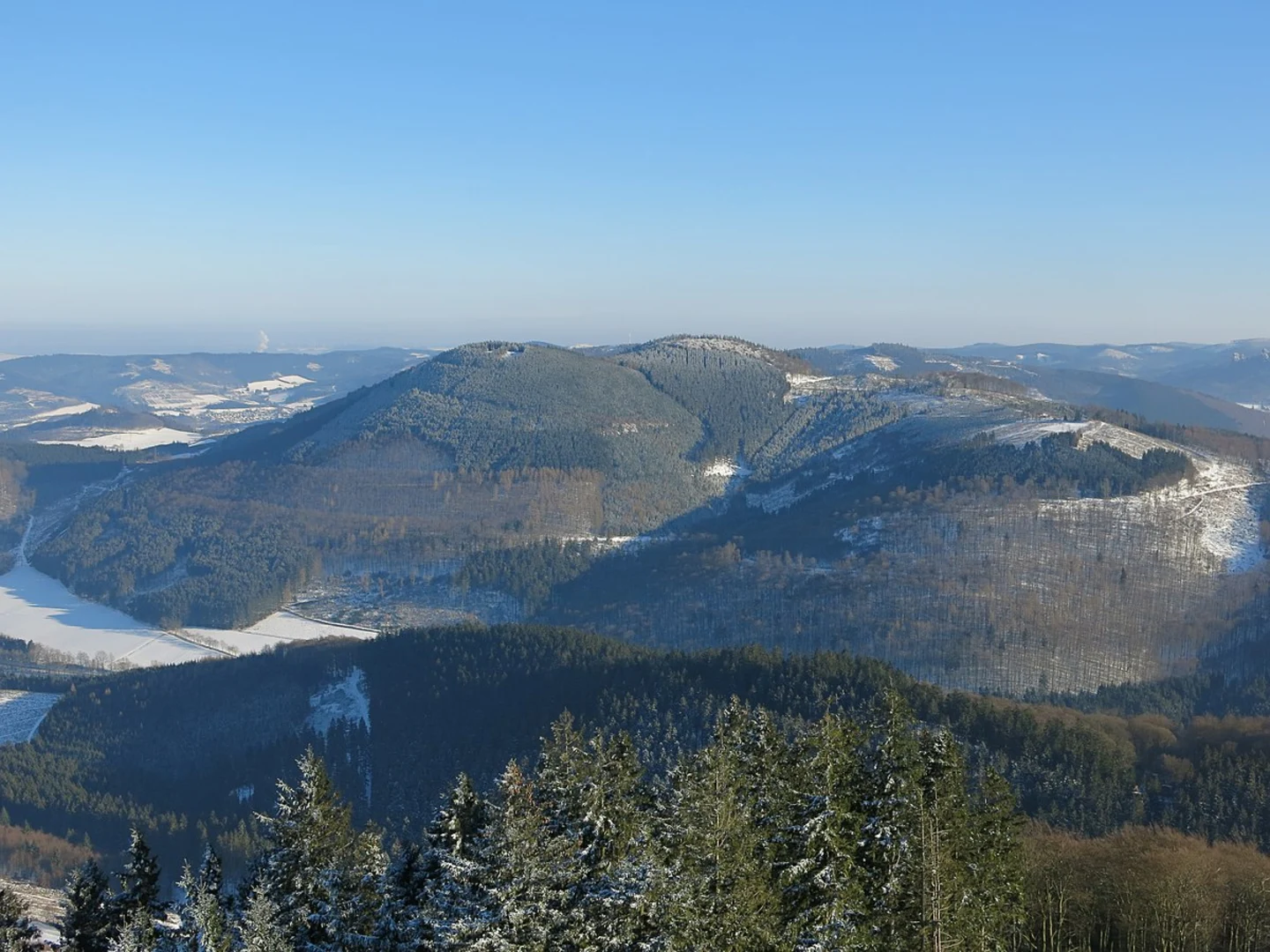 An image depicting the trail Schaumberg Tafel Loop and its surrounding area.