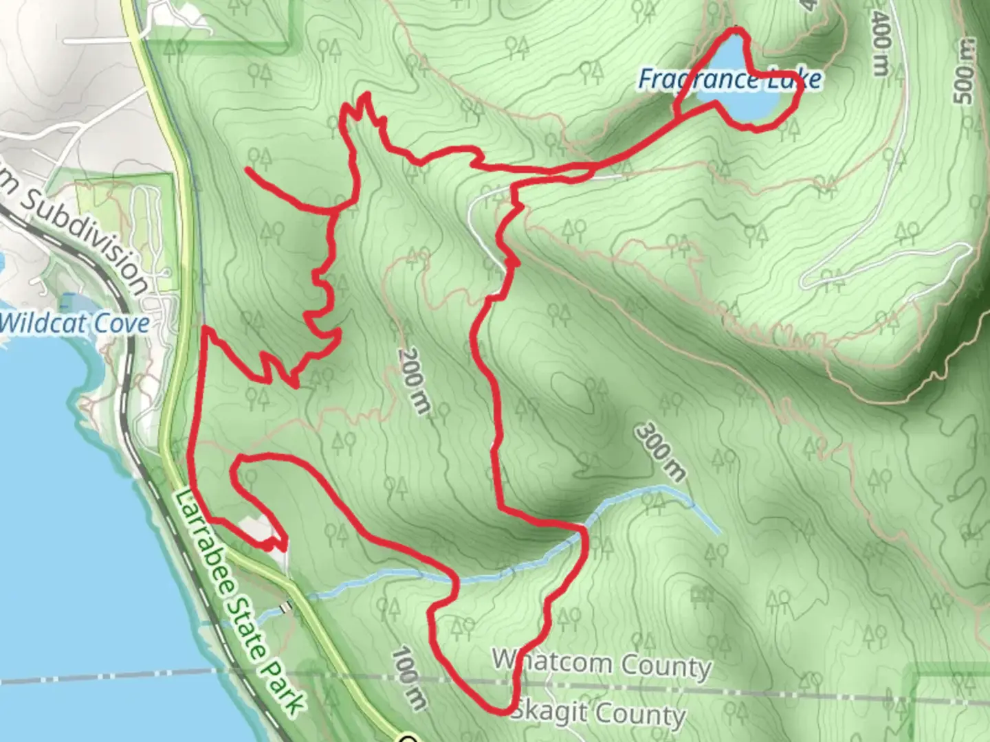 An image depicting the trail Fragrance Lake Loop Trail and its surrounding area.