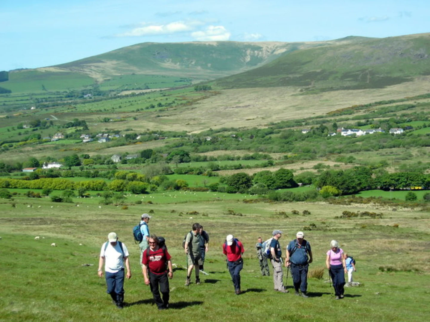 An image depicting the trail Foel Dyrch and its surrounding area.