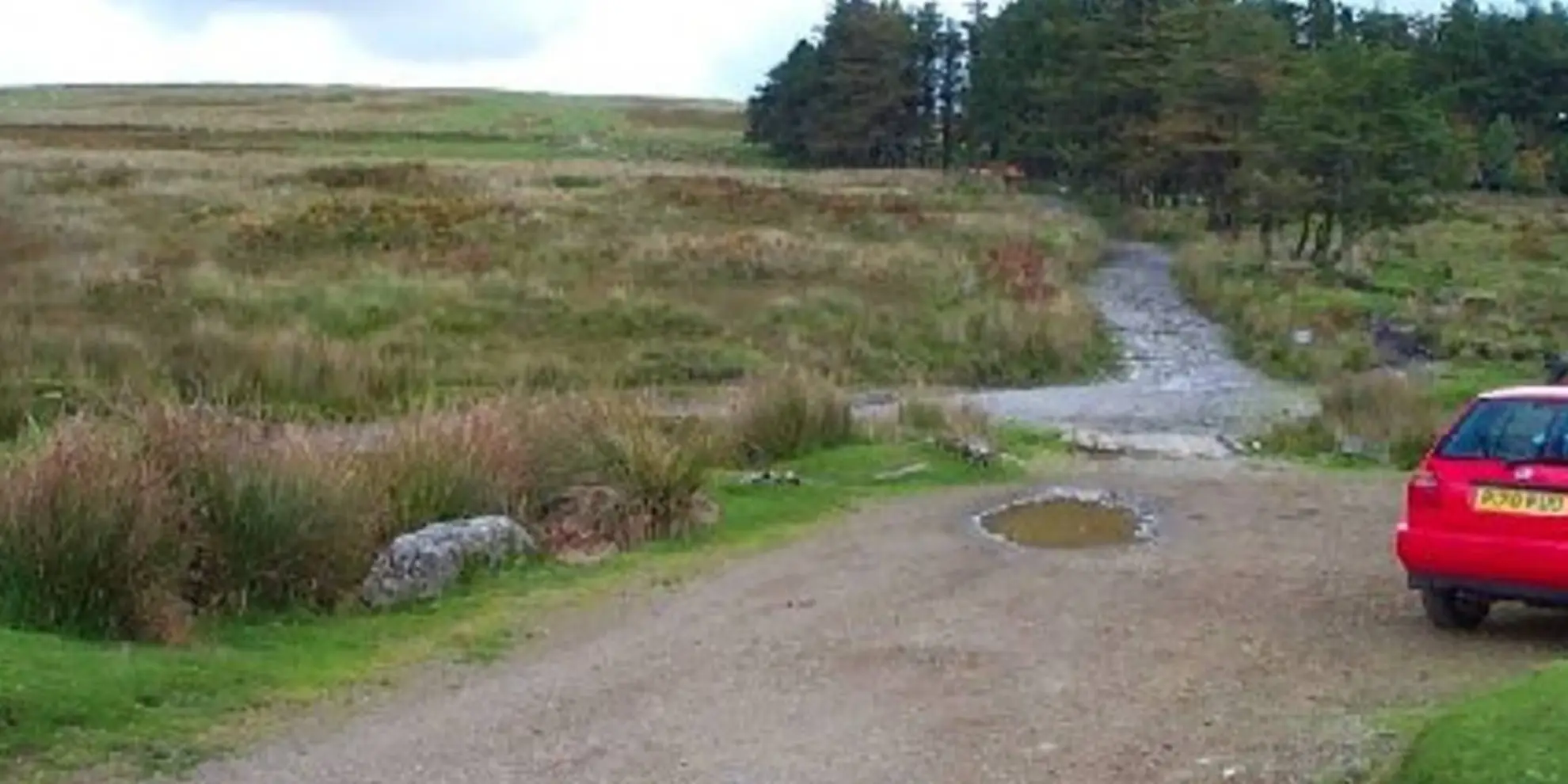 An image depicting the trail Eylesbarrow and Sheeps Tor and its surrounding area.