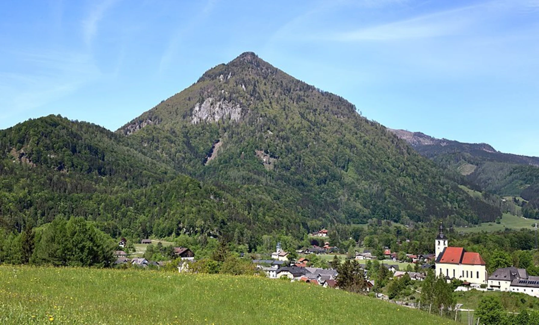 An image depicting the trail Mount Zwillingskogel Hike and its surrounding area.
