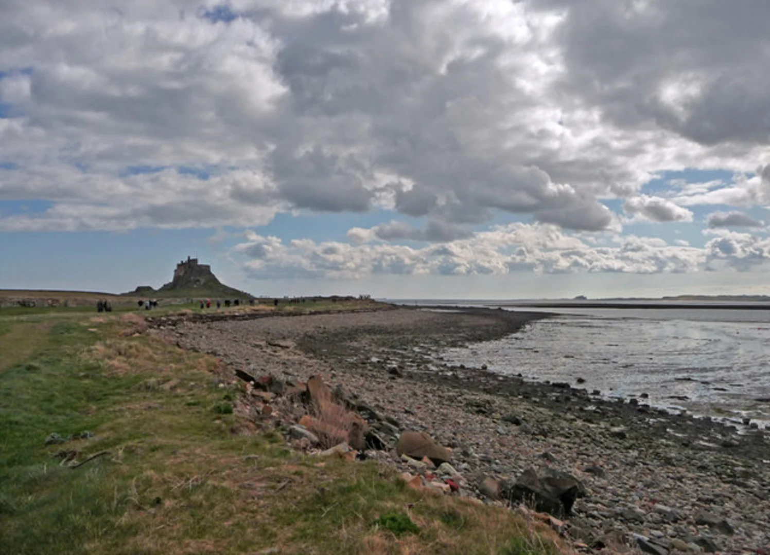 An image depicting the trail Holy Island Beach and Lindisfarne Castle Walk and its surrounding area.