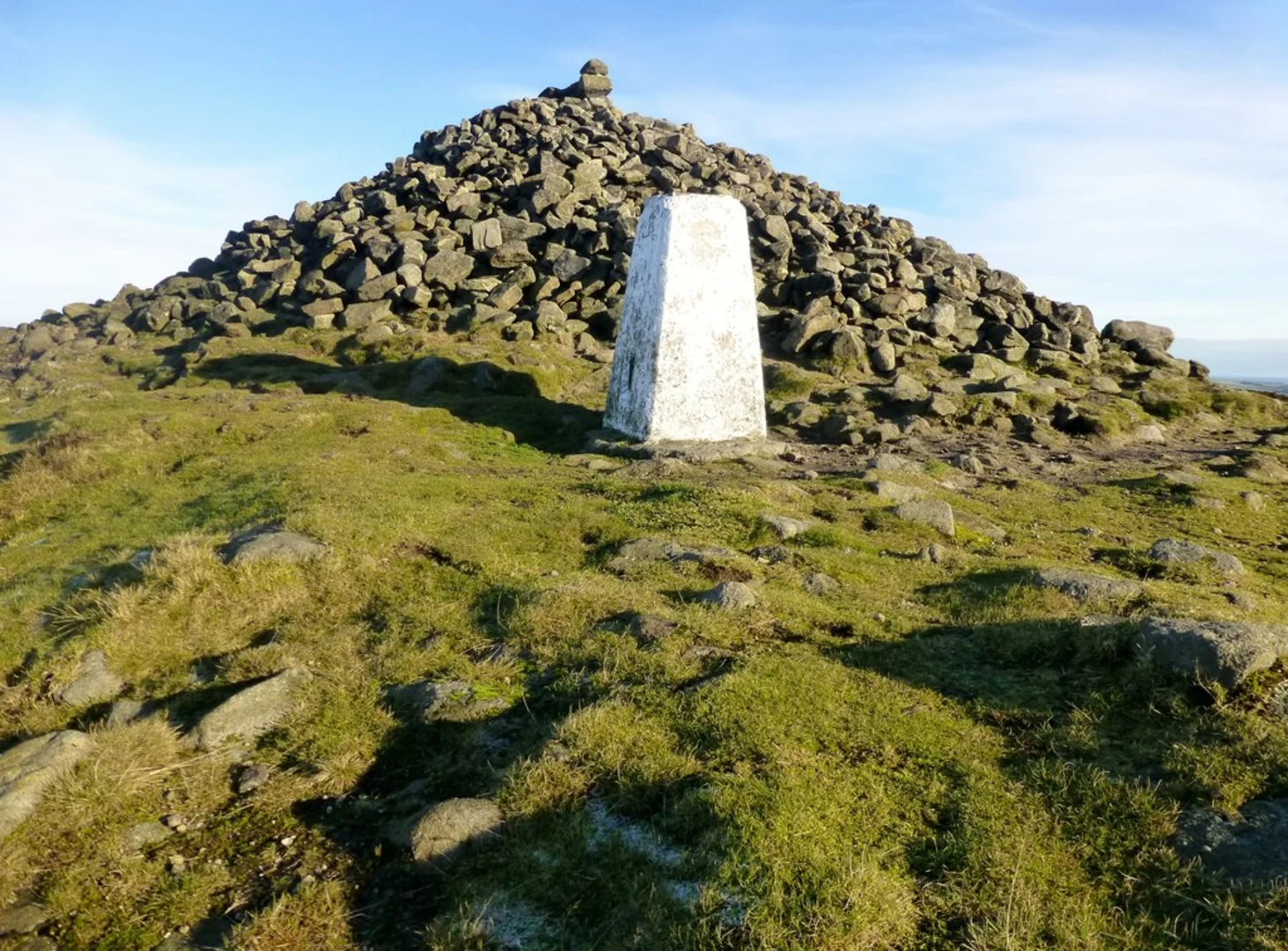 An image depicting the trail Beamsley Beacon Loop and its surrounding area.