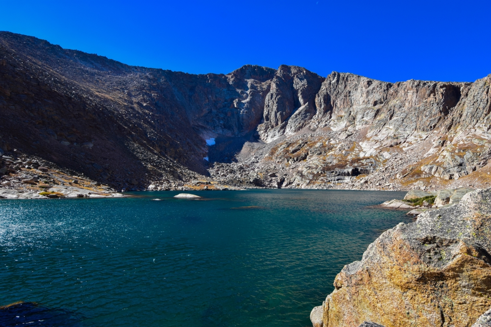 An image depicting the trail Crystal Lake Trail and its surrounding area.