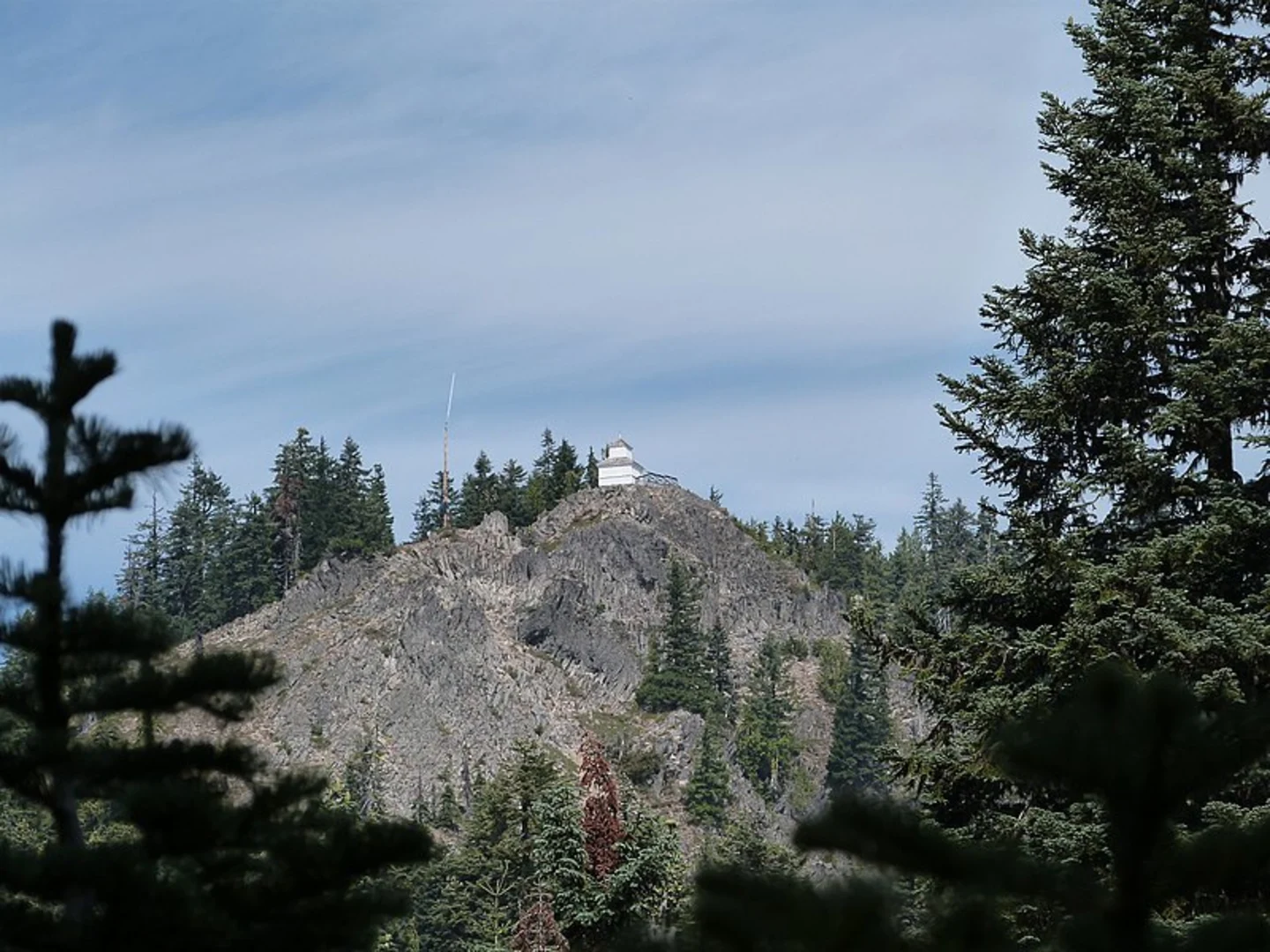 An image depicting the trail Rocky Ridge via Rocky Rim Trail and its surrounding area.