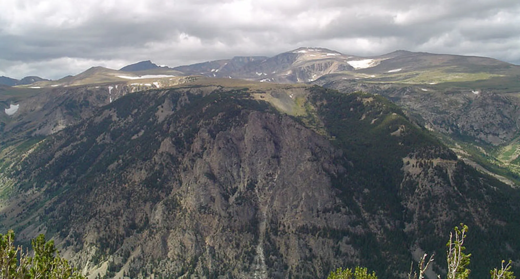An image depicting the trail Lake Fork Trail and its surrounding area.