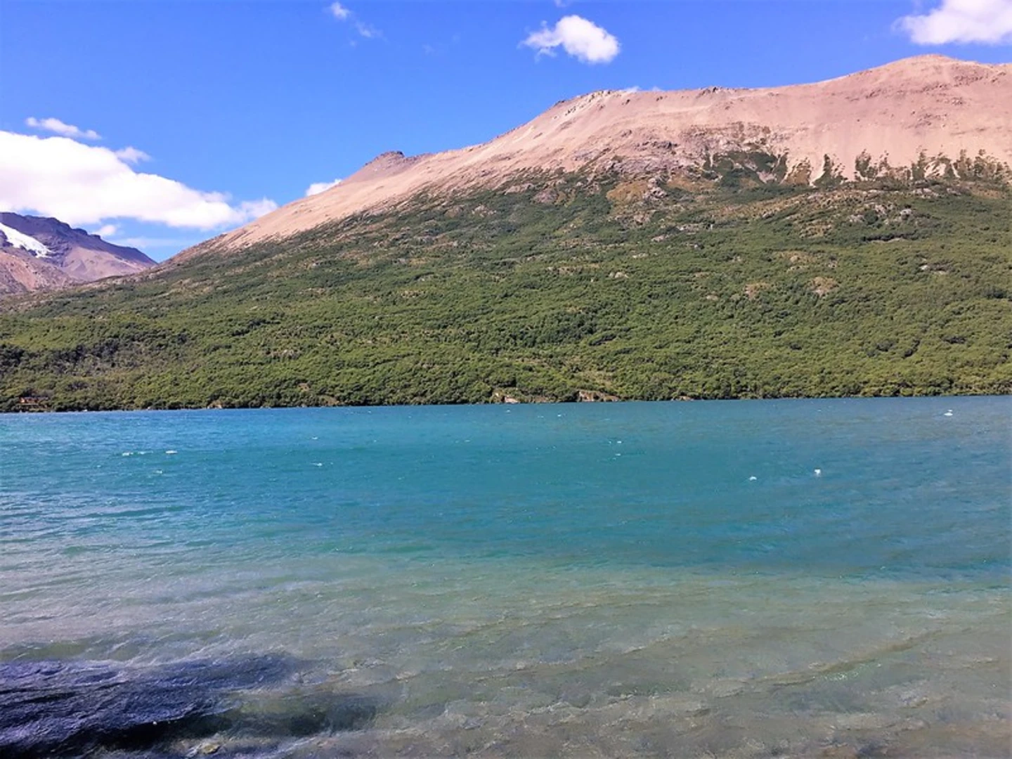 An image depicting the trail El Chaltén to Lago del Desierto Trail and its surrounding area.