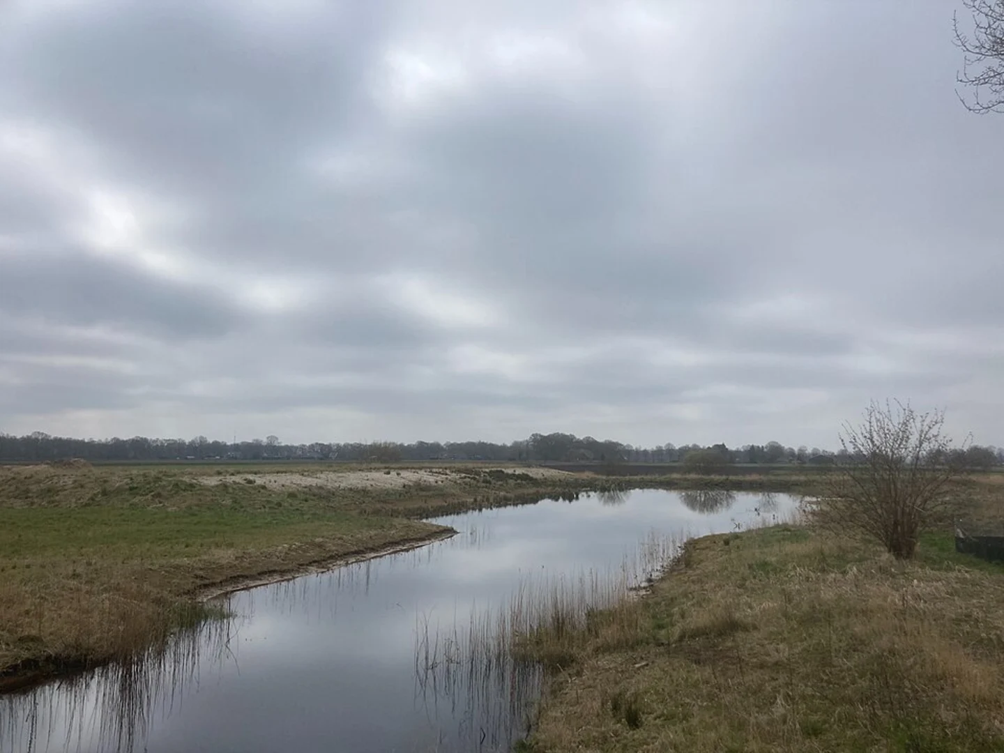 An image depicting the trail Westerbroek via Hesselinkslaan and Frederikspad and its surrounding area.