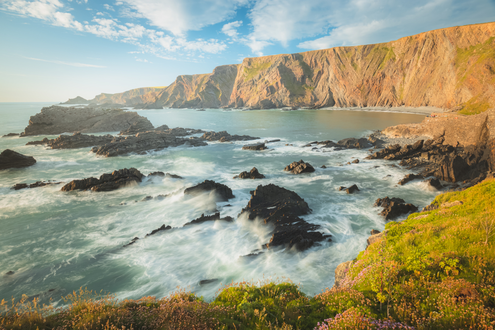 An image depicting the trail Boscastle to Tintagel Walk and its surrounding area.