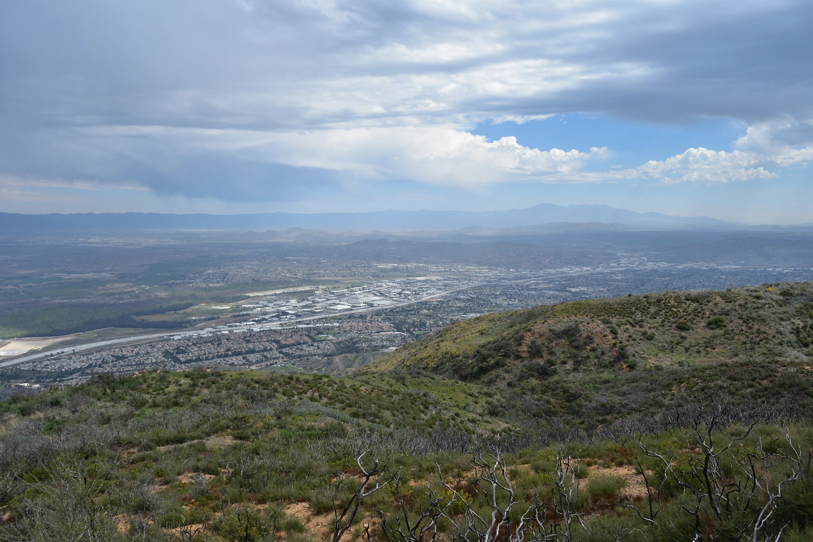 An image depicting the trail Sierra Peak via North Main Divide Road and its surrounding area.