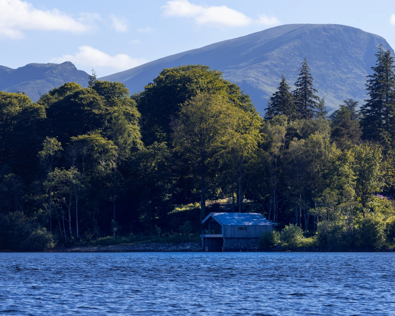 An image depicting the trail Derwent Water and Lakeland Hill Loop Walk and its surrounding area.