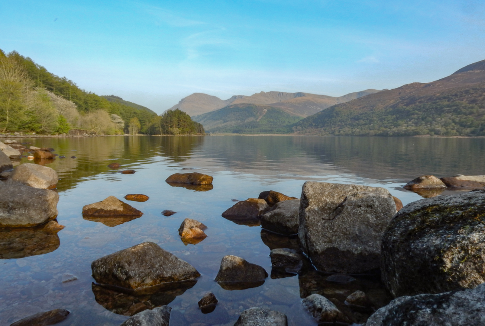 An image depicting the trail Crag Fell and its surrounding area.