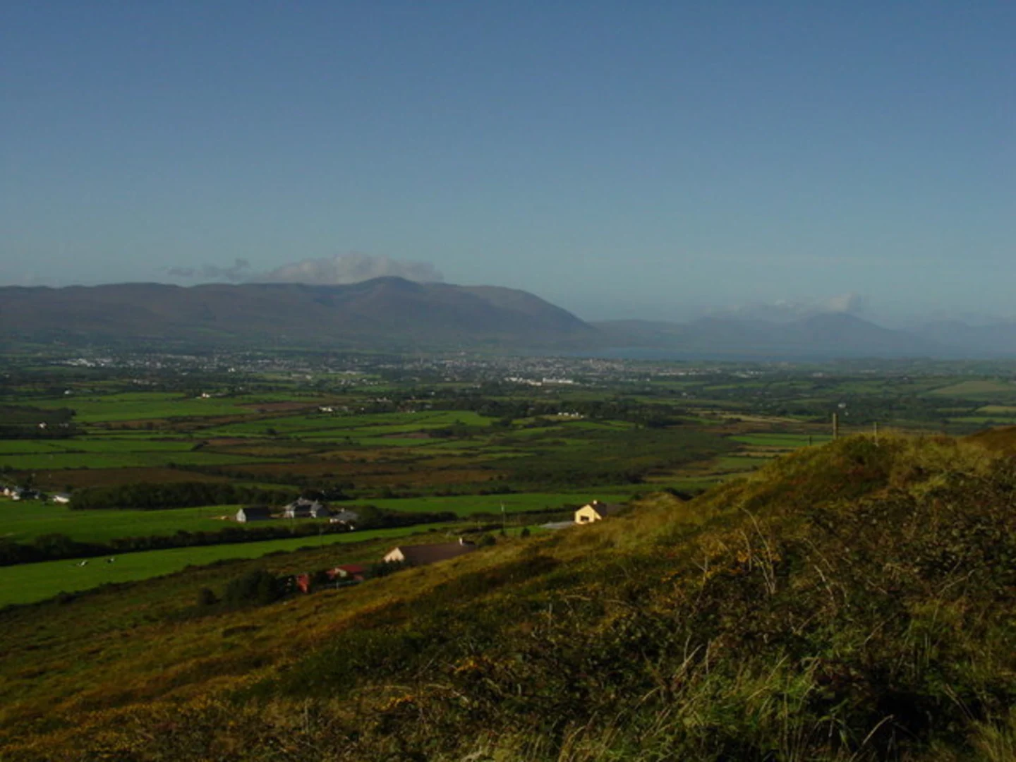 An image depicting the trail Crusline Peak Walk and its surrounding area.