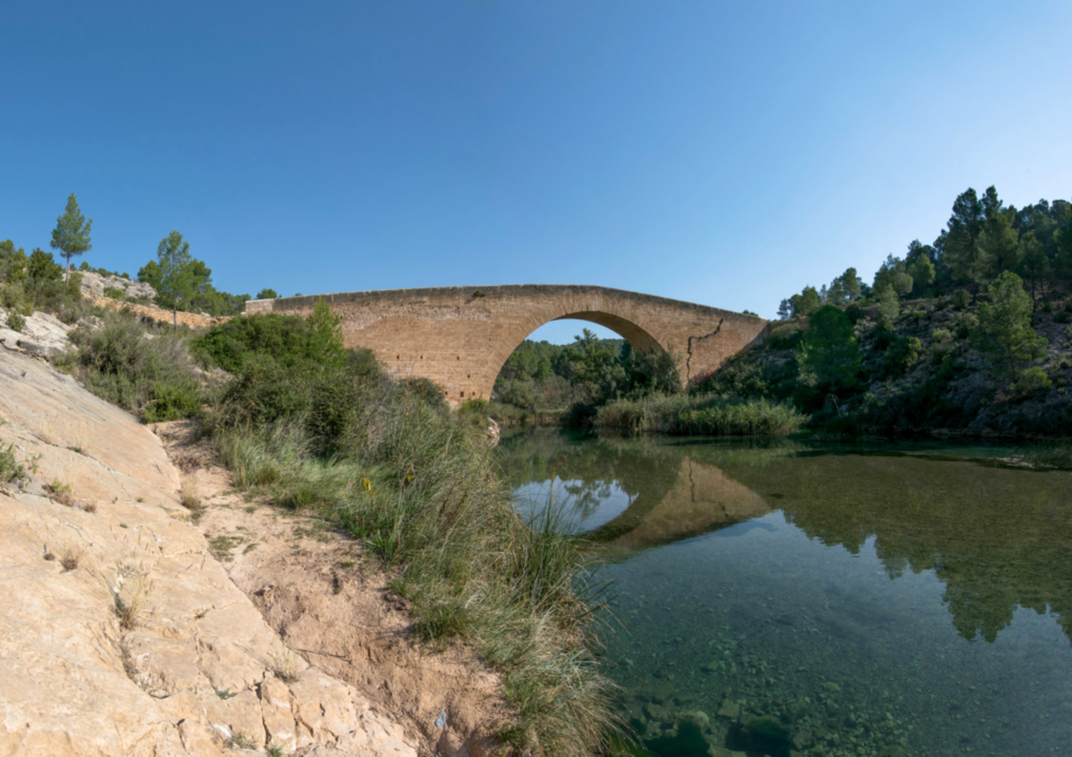 An image depicting the trail Bullana Bridge Trail PR CV 345 and its surrounding area.