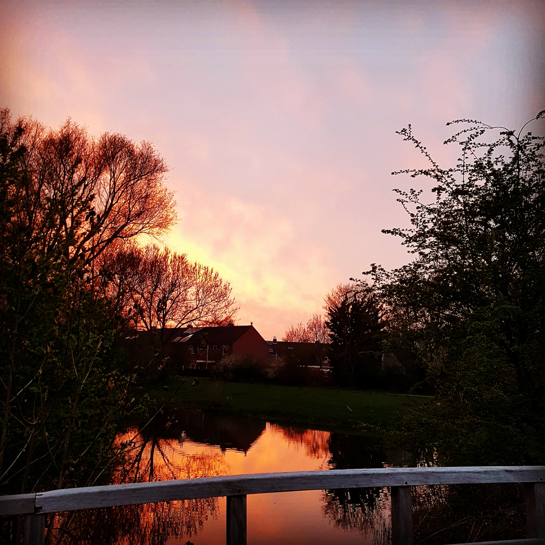 An image depicting the trail Het Grote Fort and Kooikersplas via Nieuw Wulven and Stationserf and its surrounding area.