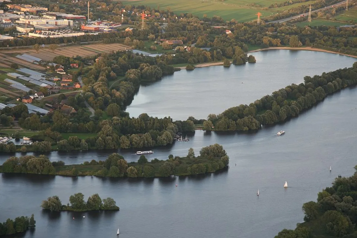 Eichbaumsee and Wasserpark Dove Elbe Loop