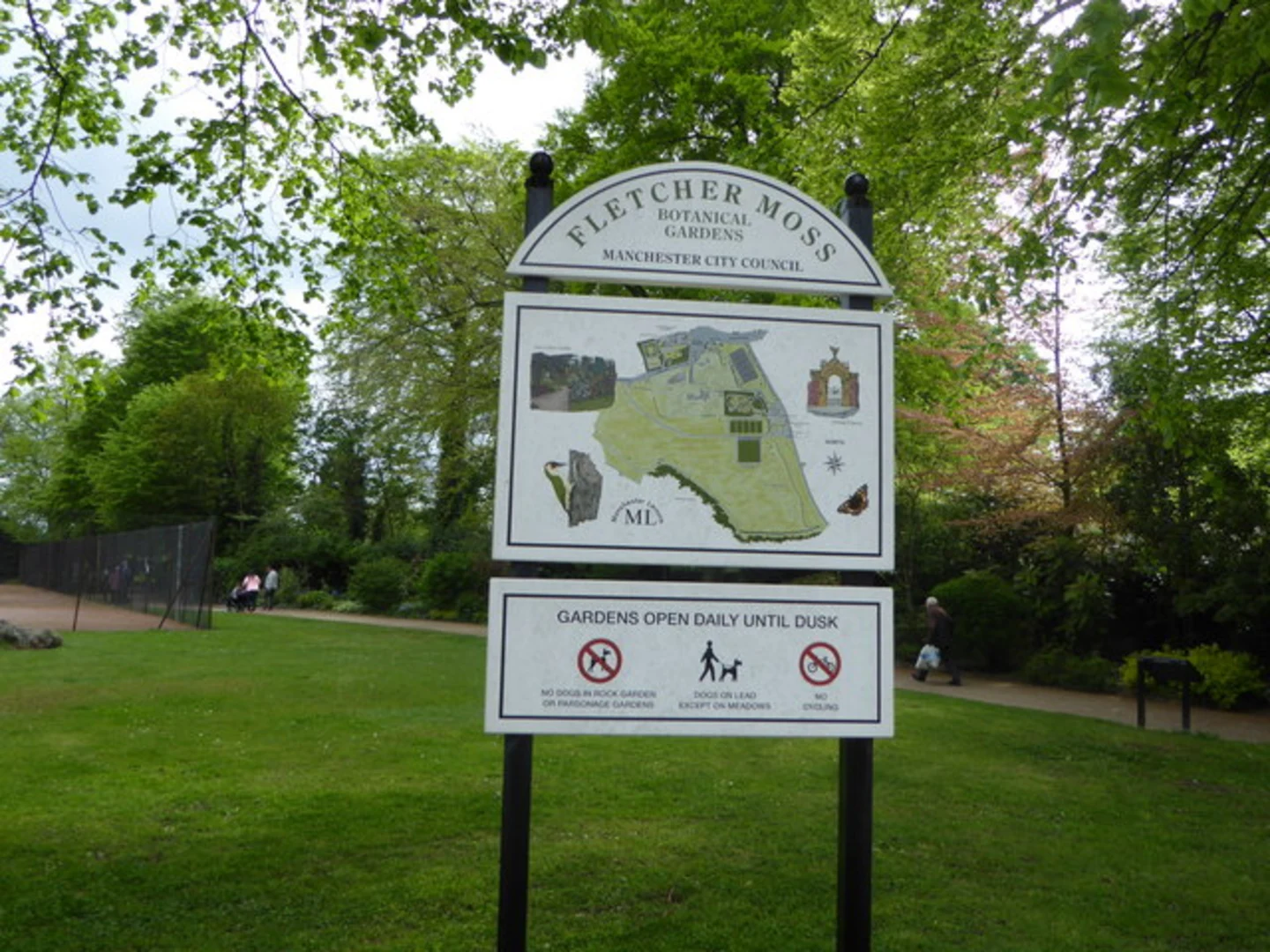 An image depicting the trail Wythenshawe Park and Gatley Loop and its surrounding area.