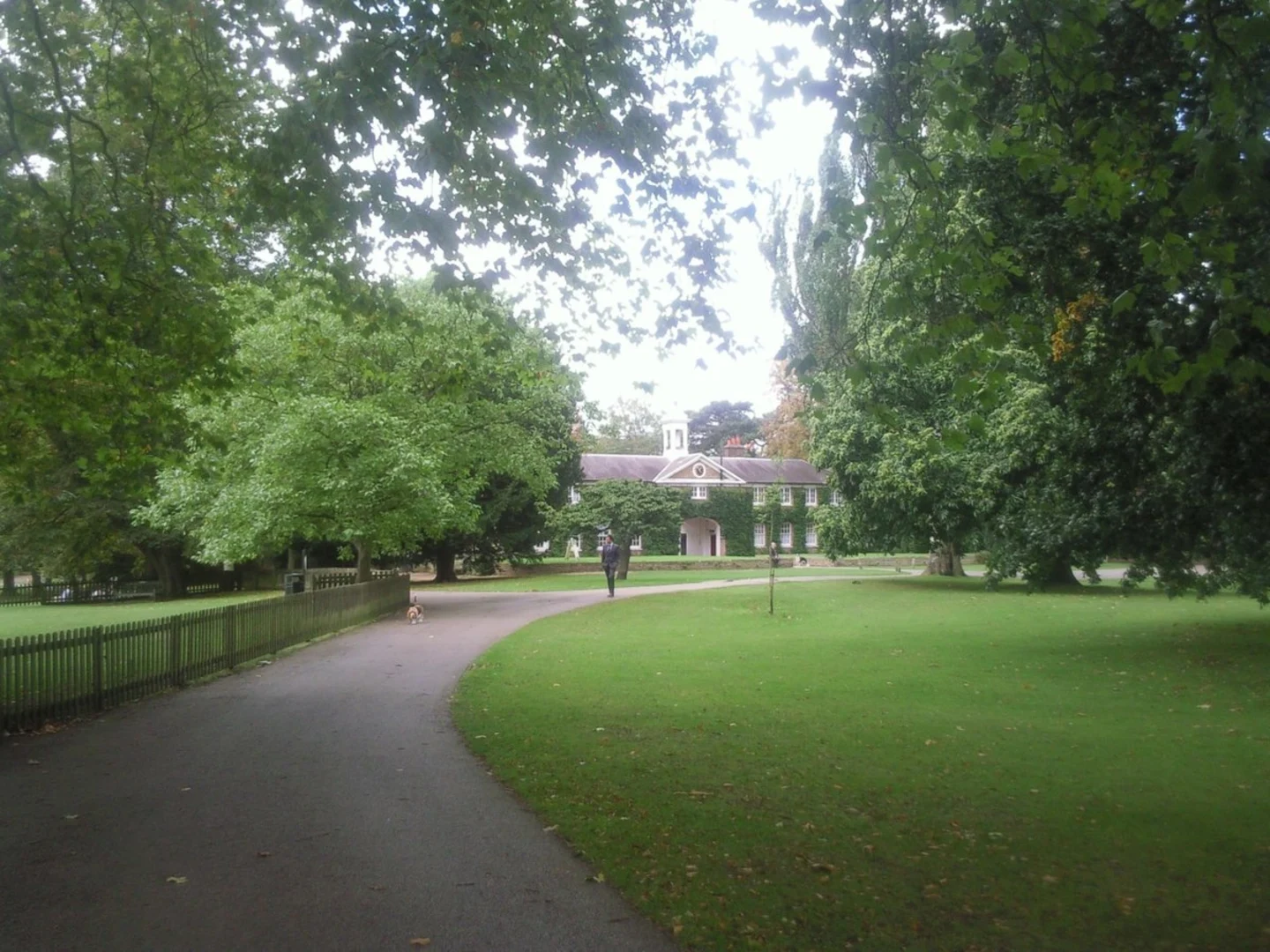 An image depicting the trail Richmond Green, River Thames and Marble Hill Park Loop and its surrounding area.