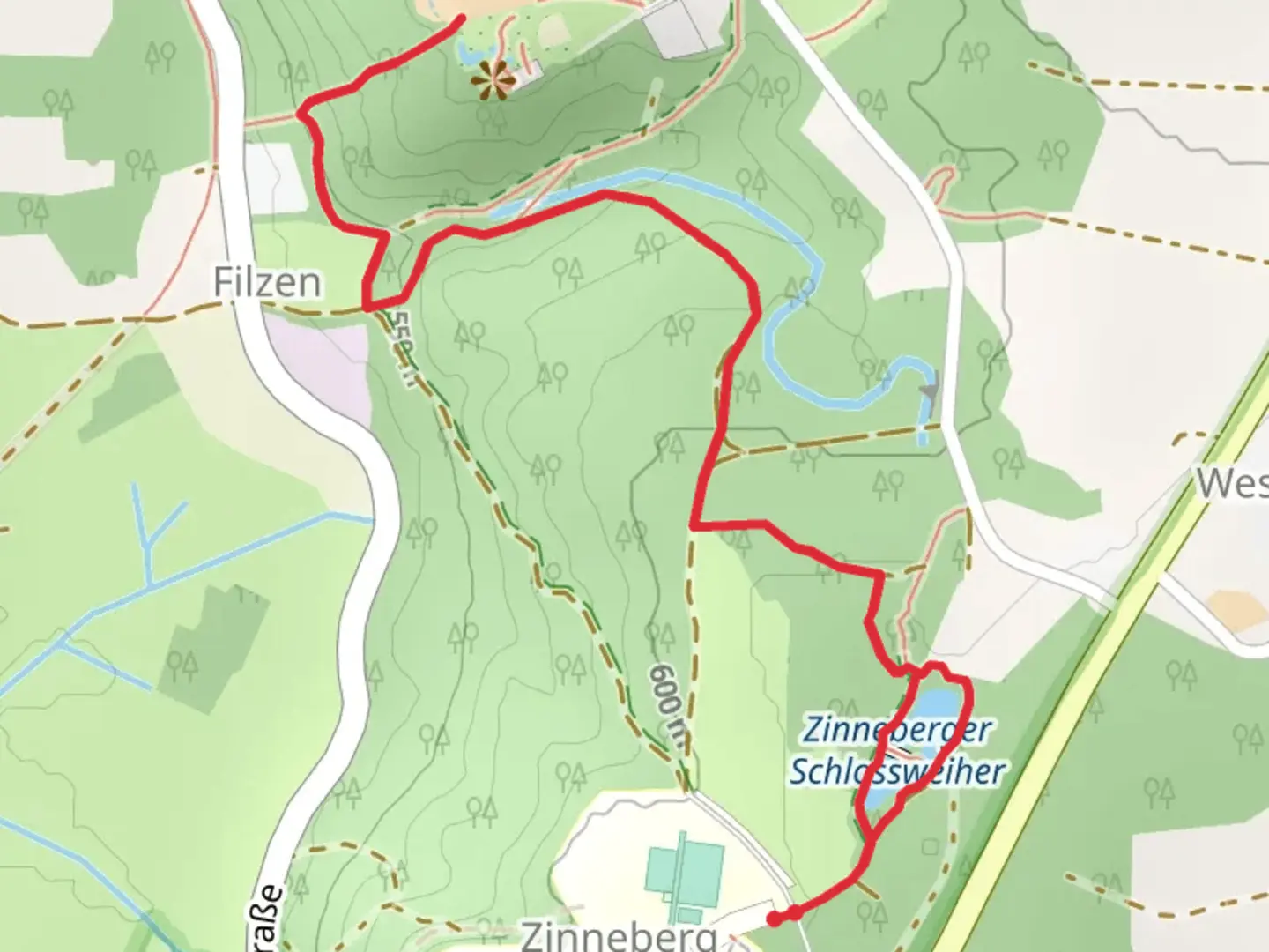 An image depicting the trail Zinneberg Schlossweiher and Filzen Walk and its surrounding area.