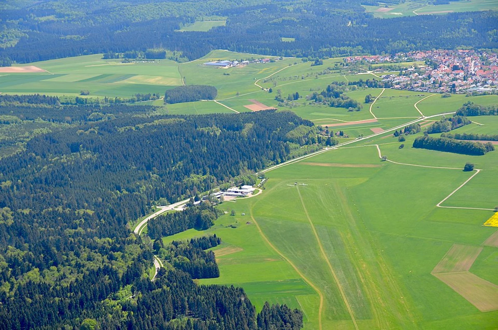 An image depicting the trail Rund um die Wilhelmine and Bratschweg and its surrounding area.