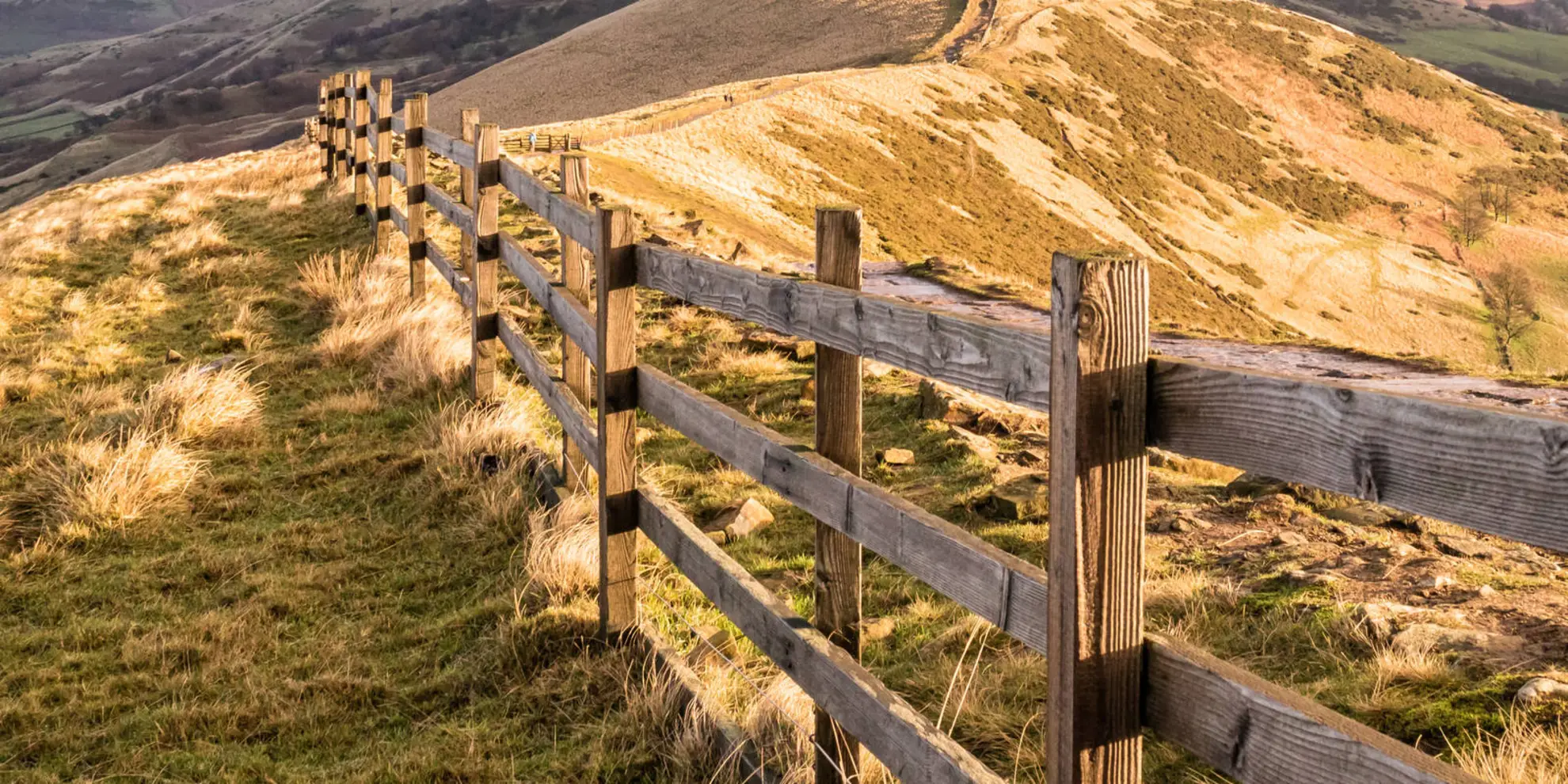 An image depicting the trail The Great Ridge and Win Hill and its surrounding area.