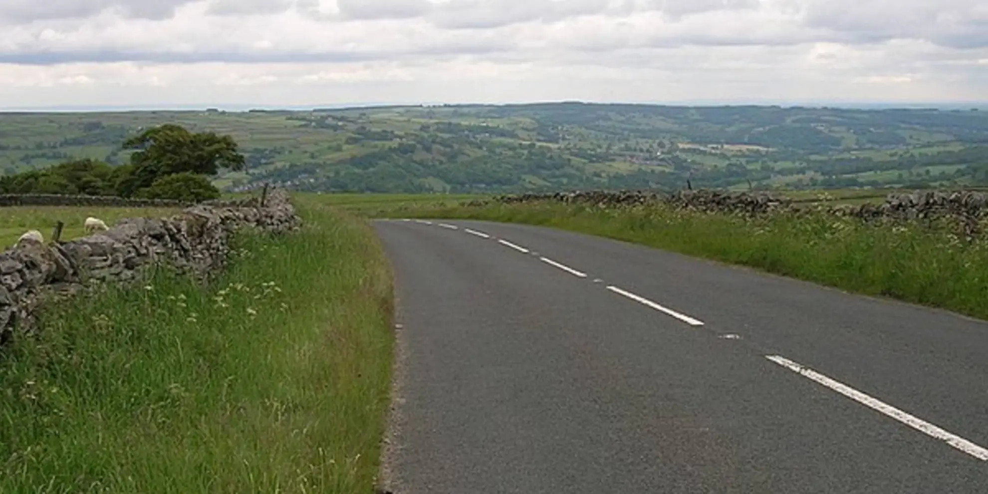 An image depicting the trail Pateley Bridge - Coldstones - Greenhow Hill and Ashfold Side and its surrounding area.