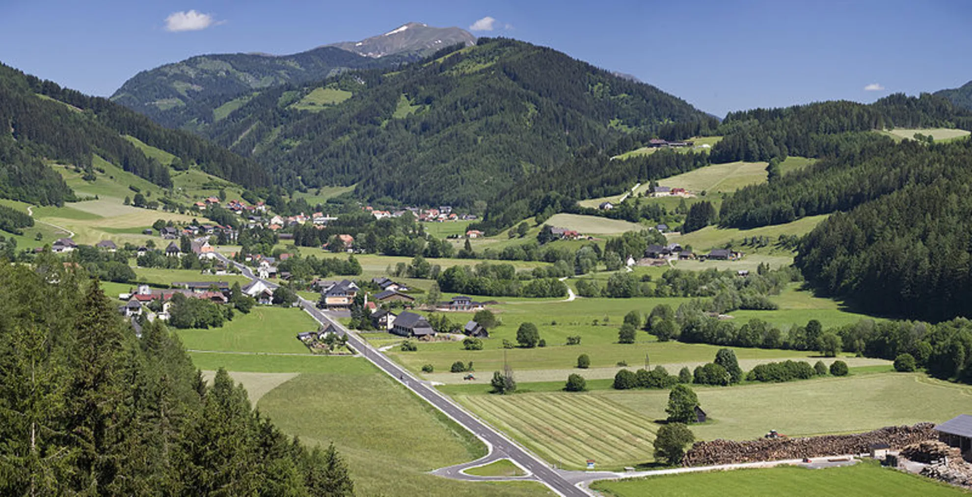 An image depicting the trail Möderbrugg Loop with Pölstal View and its surrounding area.